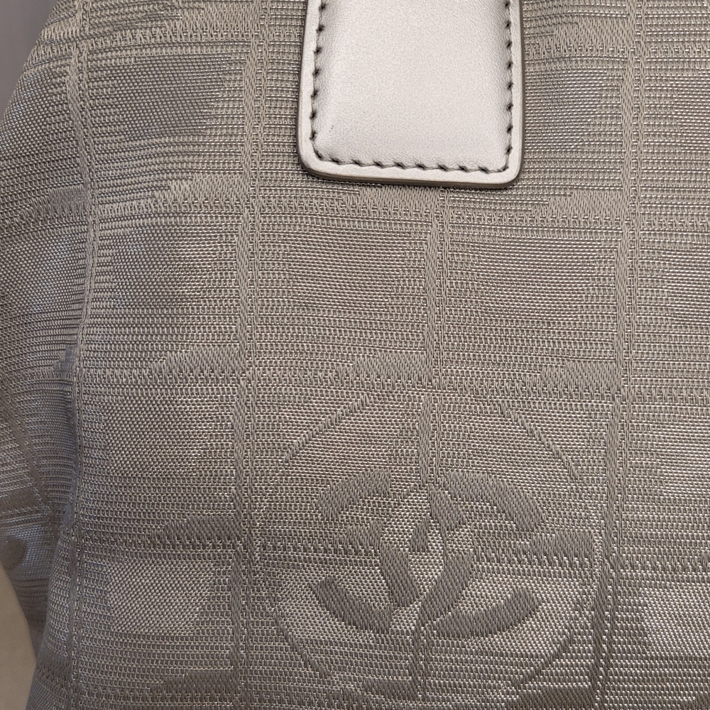 Chanel Quilted Metallic Gray Line Handbag With Certificate Of Authenticity - Picture 3 of 16